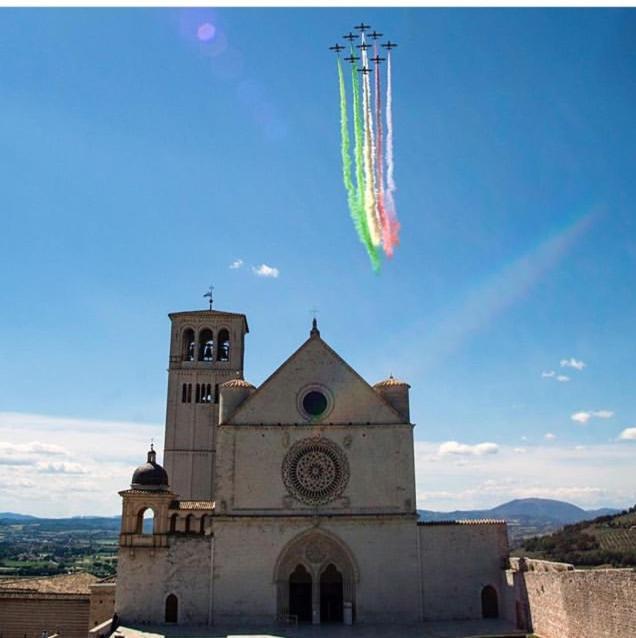 Le Dimore Arcangelo Giuseppe Assisi Bagian luar foto