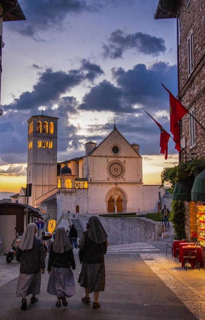 Le Dimore Arcangelo Giuseppe Assisi Bagian luar foto